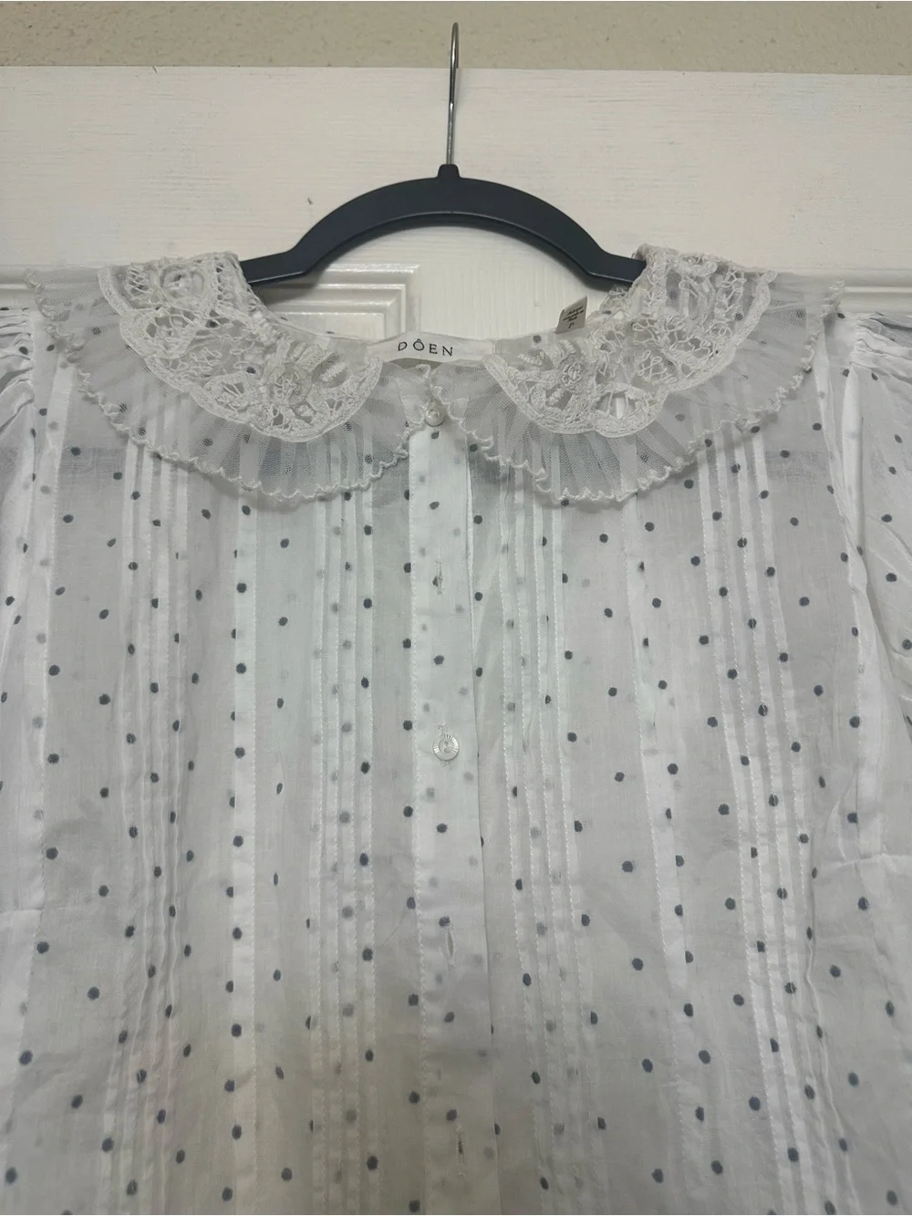 Doen Ivory Swiss Dot Lace-Collar Pintuck Blouse
